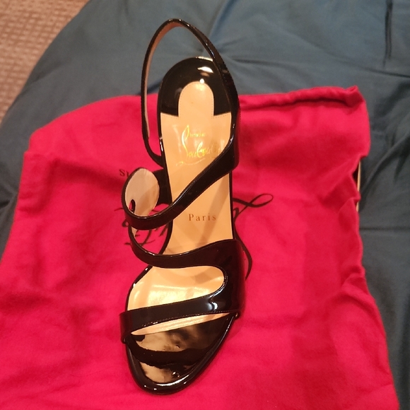 Christian Louboutin Glossy Black Heels - Picture 1 of 8
